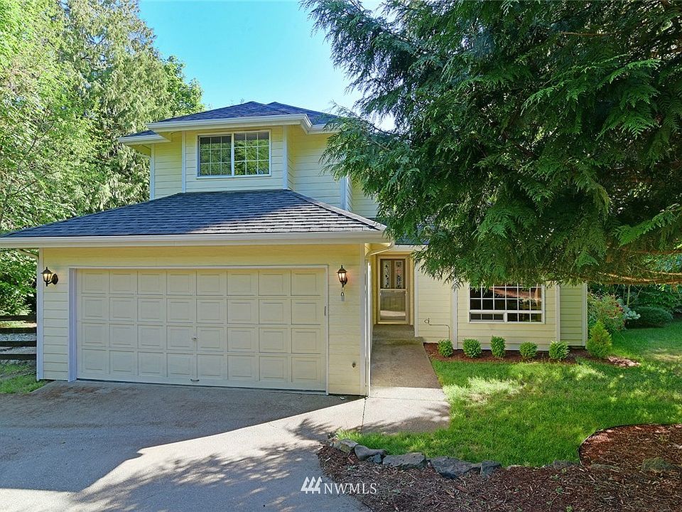 1st image of 20700 Gerald Cliff Drive NE