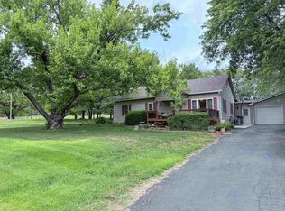 5626 Elbo Bluff Dr, Manhattan, KS 66502