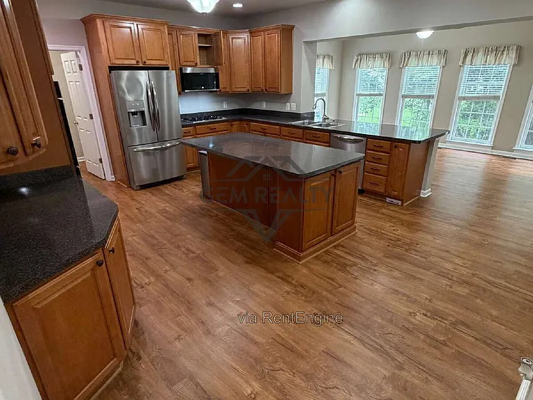 10410 Silver Creek Ct — Photo 22