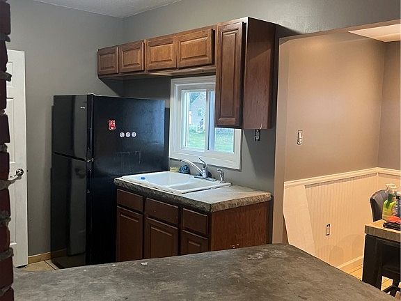 5th image of 706 Charles Ave