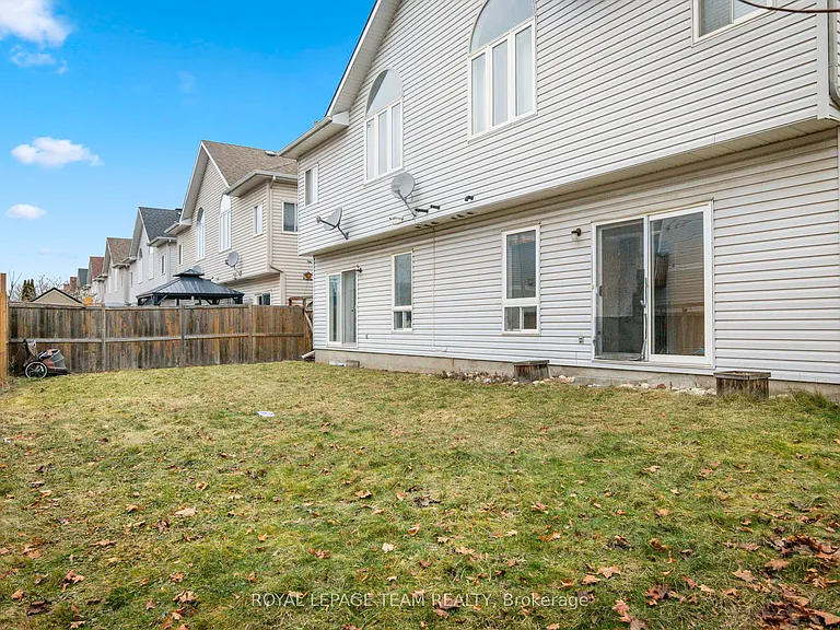 51 Castle Glen Cres — Photo 15