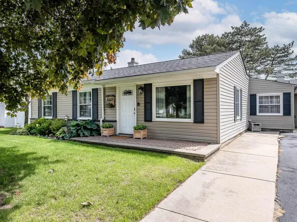3227 Avon Manor Rd, Rochester Hills, MI 48307