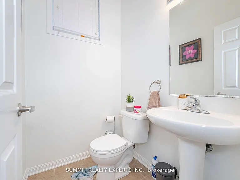 39 Donomore Dr #UPPER — Photo 17