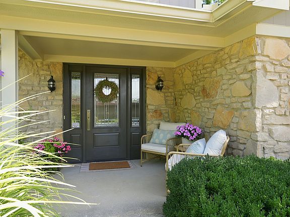 2nd image of 8332 Tanager Ln
