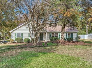 2624 Briar Ridge Dr, Charlotte, NC 28270