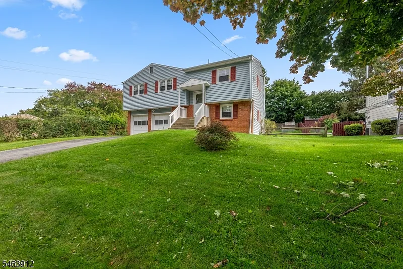 4 bed, 1.5 bath, $3,600 — Photo 1