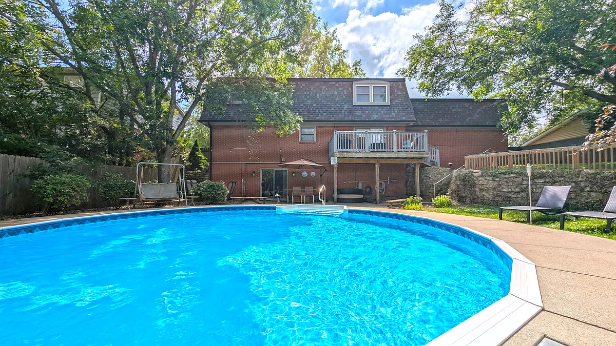 Building Photo - 3204 W Twickingham Dr