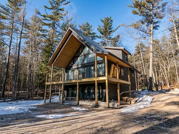 686 Ausable Dr, Jay, NY 12941