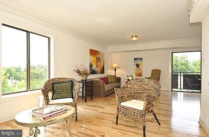 1st image of 6001 Arlington Blvd APT 816