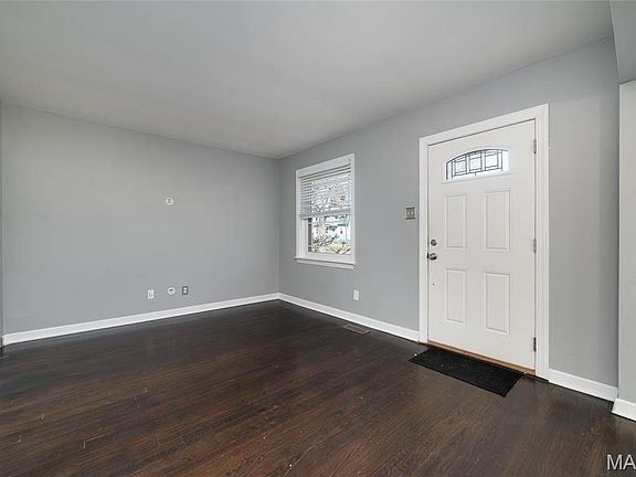 4th image of 1185 Saint Matthew Dr