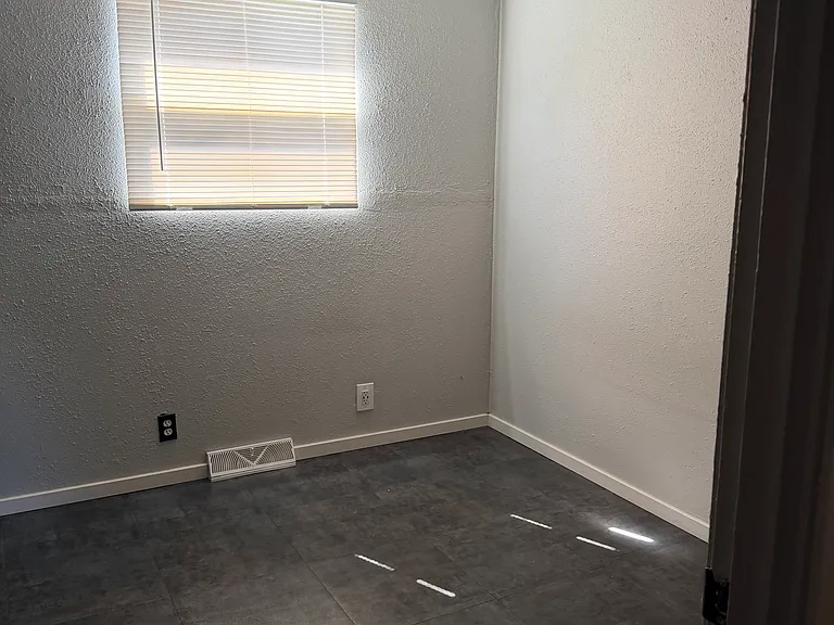 1308 E Indiana Ave — Photo 16