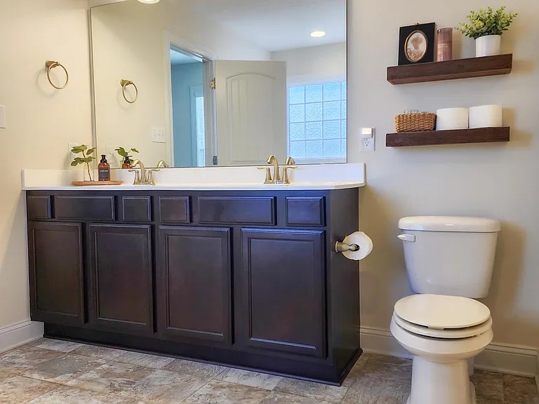 Double vanity sink