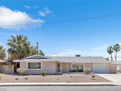 2207 Golden Arrow Dr, Las Vegas, NV, 89169