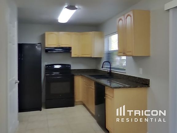 5th image of 227 Lochmond Dr