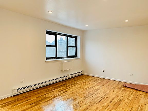 5th image of 12-10 Astoria Park S #3FF