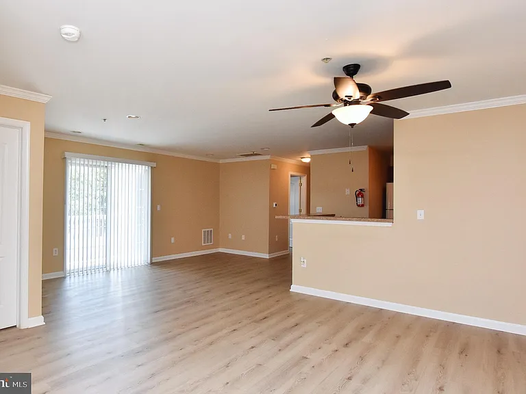 342 Nicholas Dr — Photo 7