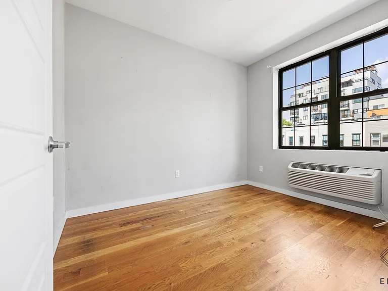 58A Vernon Ave #3A — Photo 6