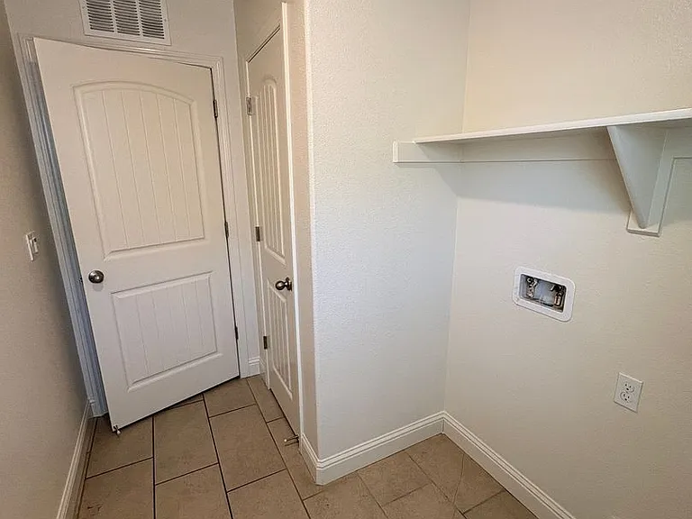 3227 Ferro Ct — Photo 40