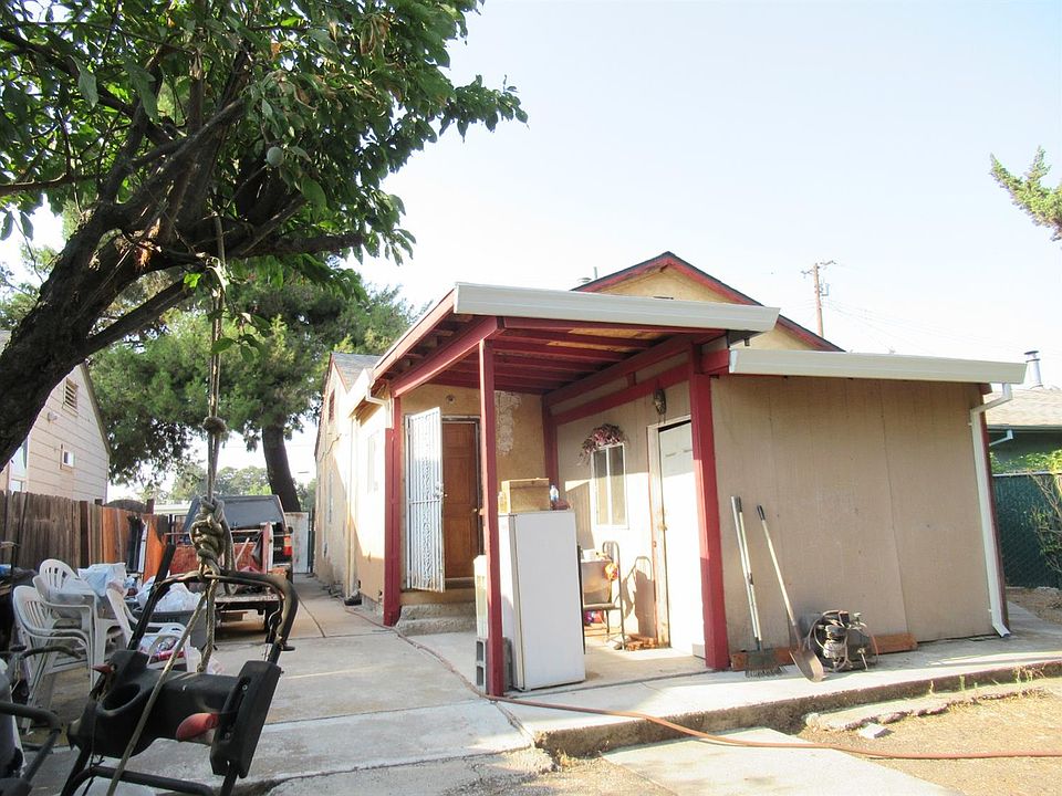 2nd image of 2538 E Roosevelt St