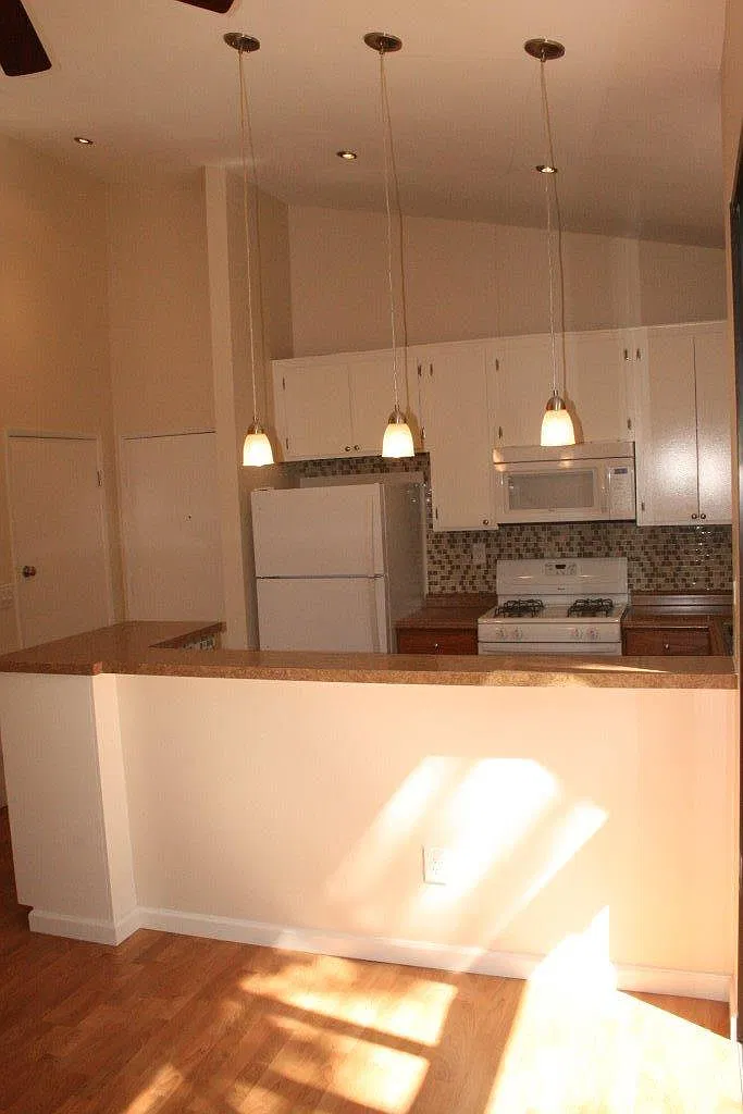 1 bed, 850 sqft, $2,495 — Photo 3