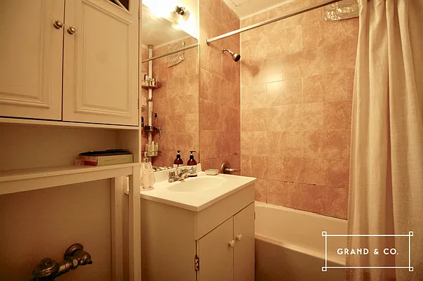 Rented by Grand & Co. | media 28