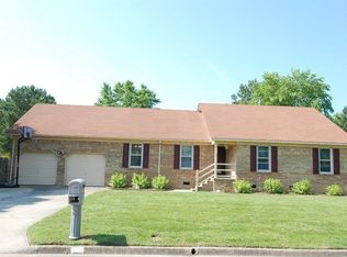 527 Queenswood Ter, Chesapeake, VA 23322