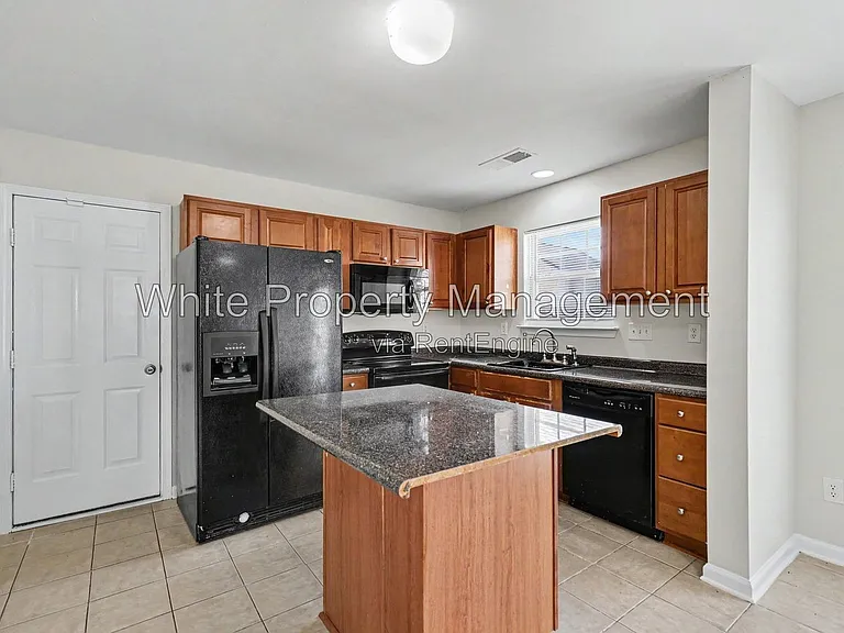1716 Starling Ct — Photo 9