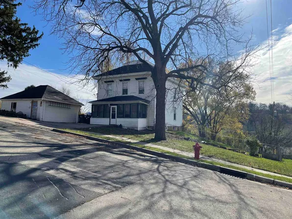 325 Canal St, Bloomington, WI 53804