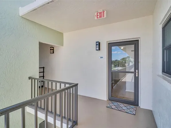 5980 Terrace Park Dr N Unit 301, Saint Petersburg, FL 33709