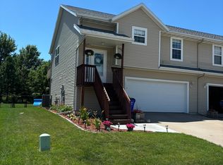 1552 Deerfield Dr, North Liberty, IA 52317