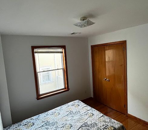 5th image of 125 Oliver St Floor 2