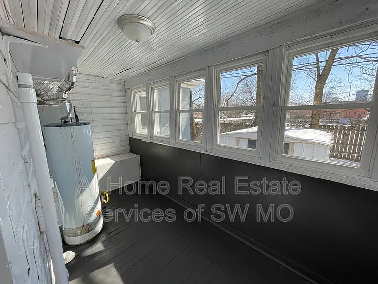1015 N Sherman Ave — Photo 10