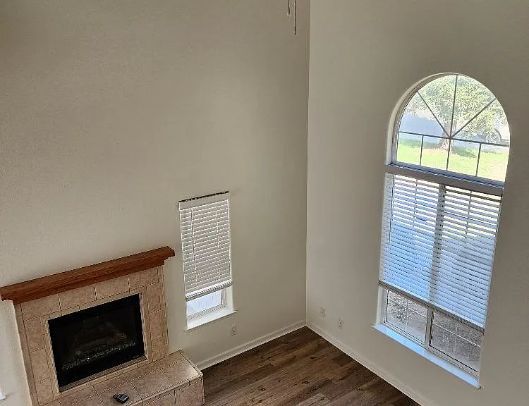 1420 Deborah Ln — Photo 6