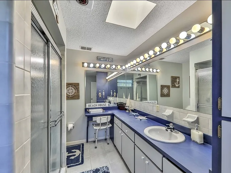 1371 Talbott Cir — Photo 14