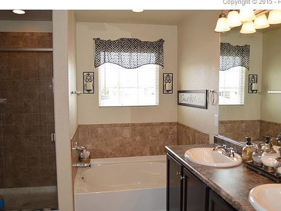 Master bath with soaking tub