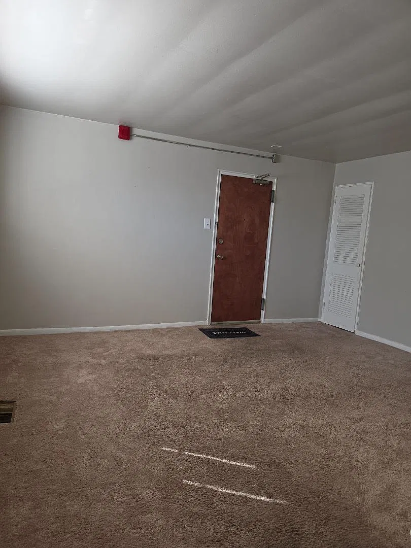 4401 Sheffield Ave - 2 — Photo 1