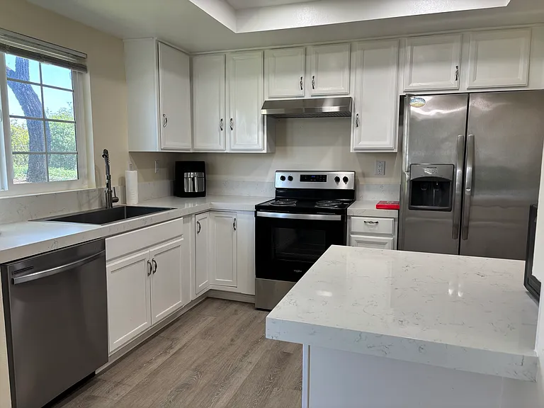 2404 Manzana Way — Photo 19