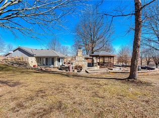 9708 Lancaster Rd, Liberty, MO 64068