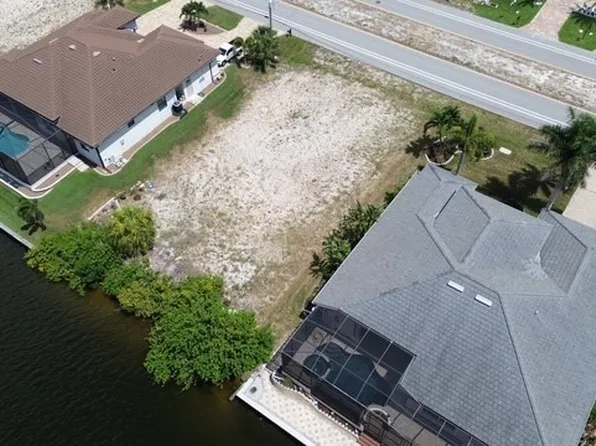 3621 Ceitus Pkwy, Cape Coral, FL 33991