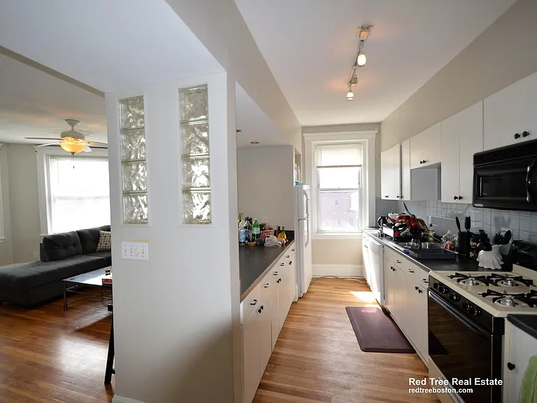 85 Glenville Ave #3 — Photo 2