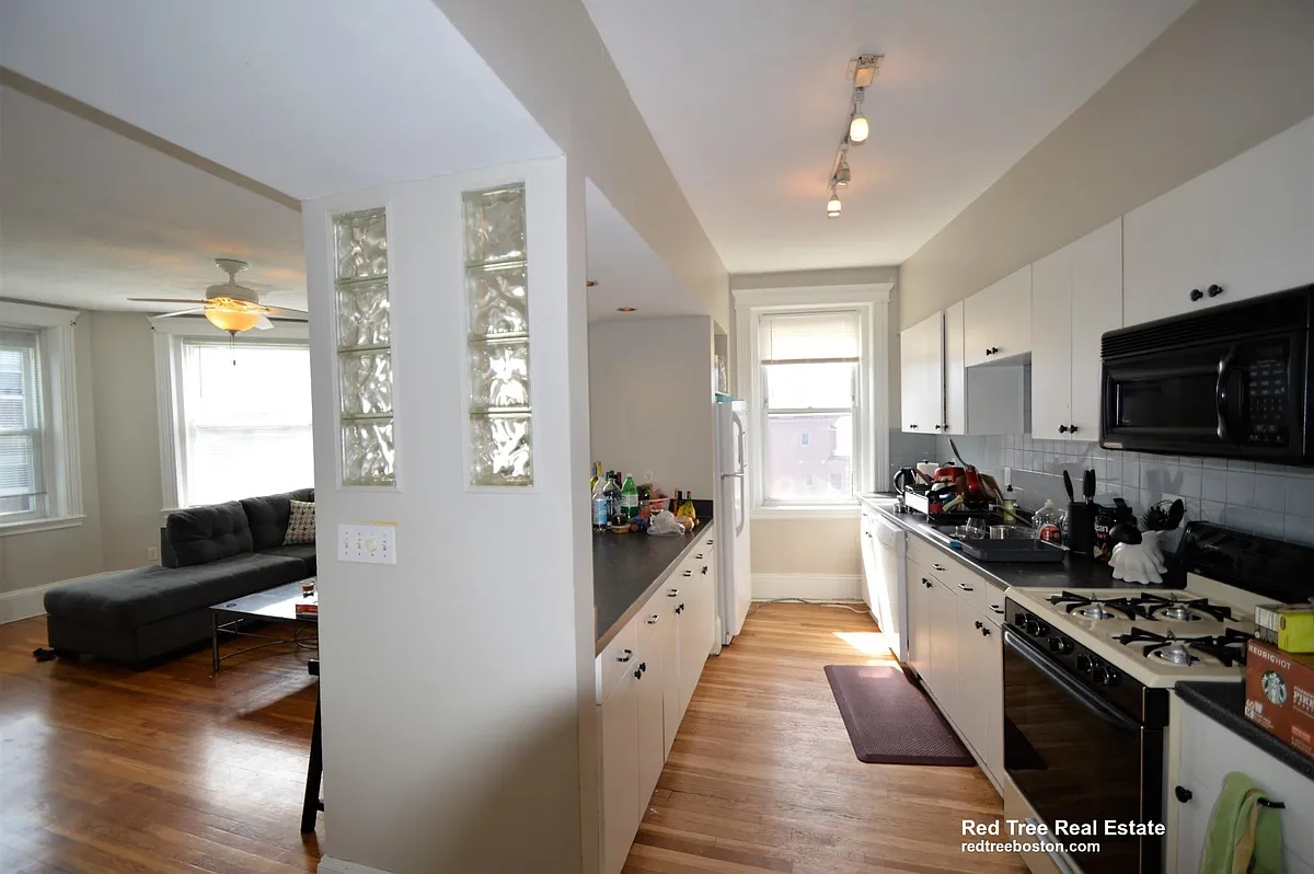 Building Photo - 85 Glenville Ave #3
