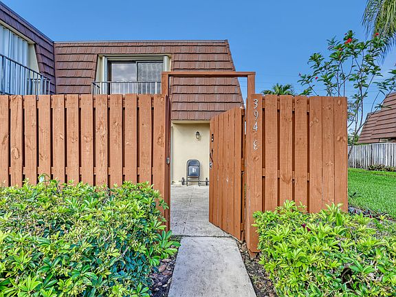3rd image of 3943 Carolina Drive