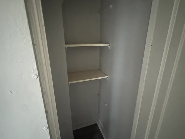 7250 S Langley Ave — Photo 3