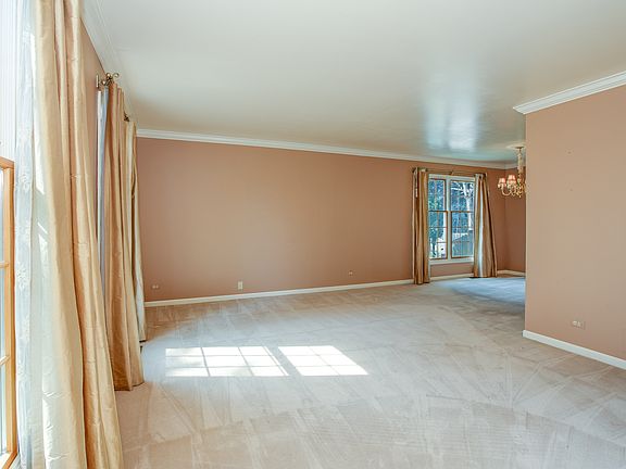 5th image of 430 Shelburne Dr