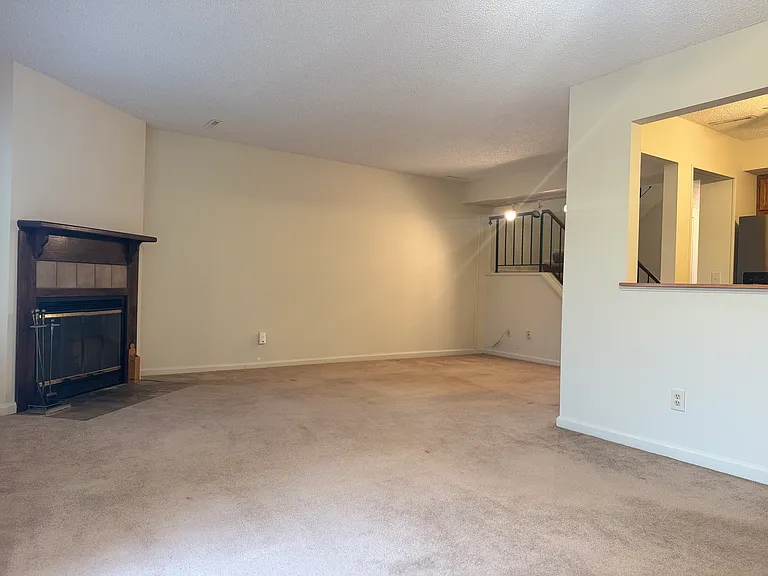 92 Westchester Dr — Photo 11