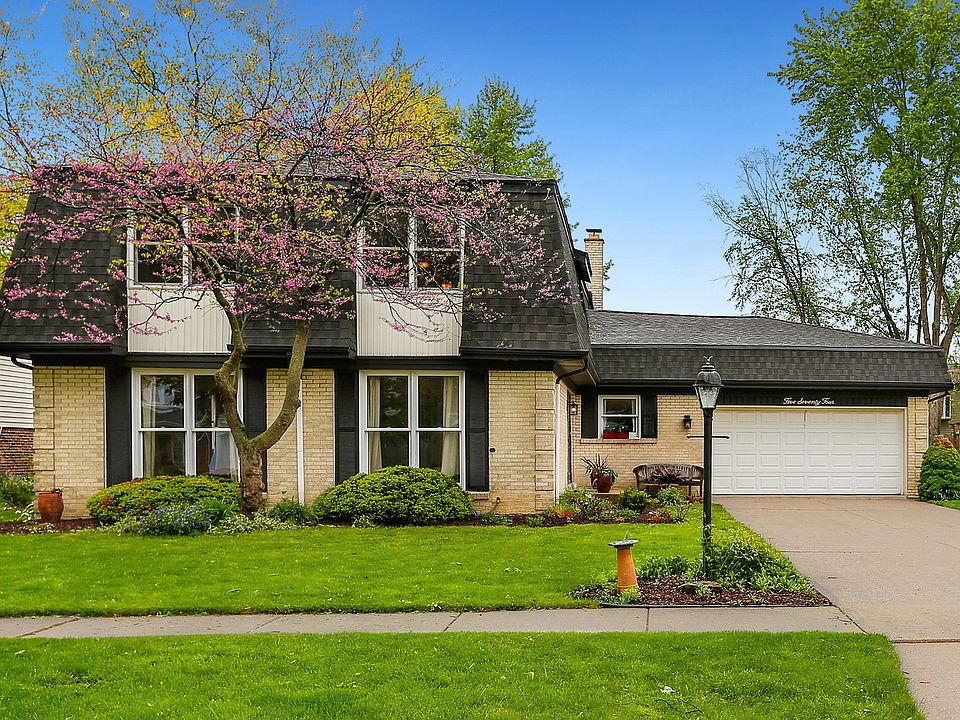 2nd image of 574 Carlisle Ct
