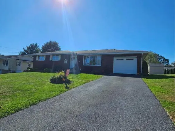 47 Center Rd, Lehighton, PA 18235