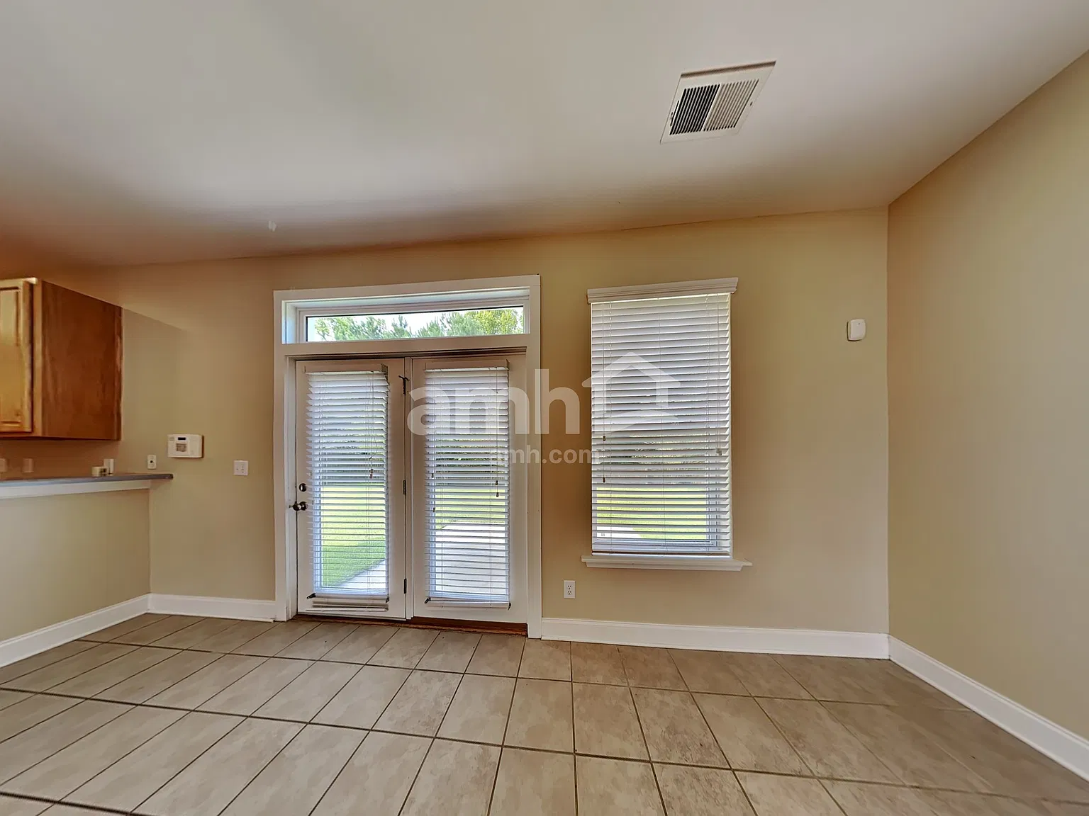 3 bed, 2.5 bath, 1562 sqft, $2,170 — Photo 4