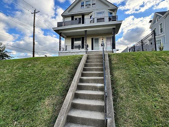 4th image of 2075 Crown Ave