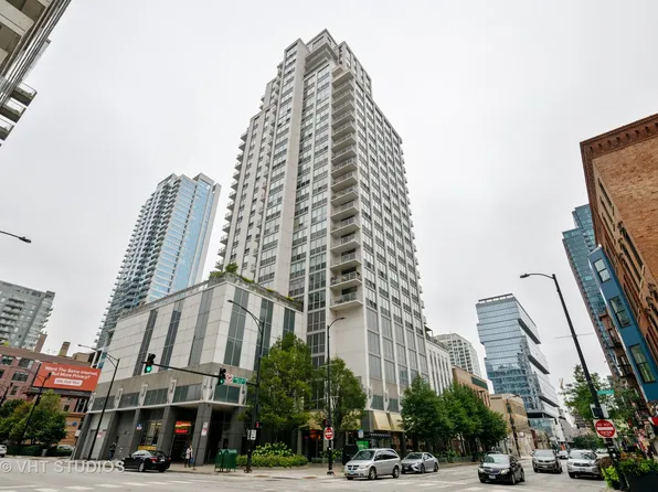 200 W Grand Ave APT 702, Chicago, IL 60654